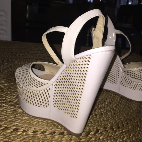 heels - Picture 2 of 3