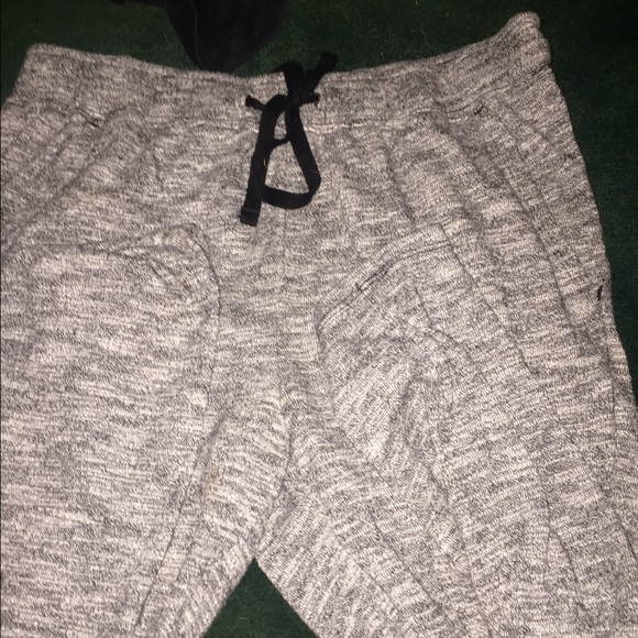 Hollister joggers