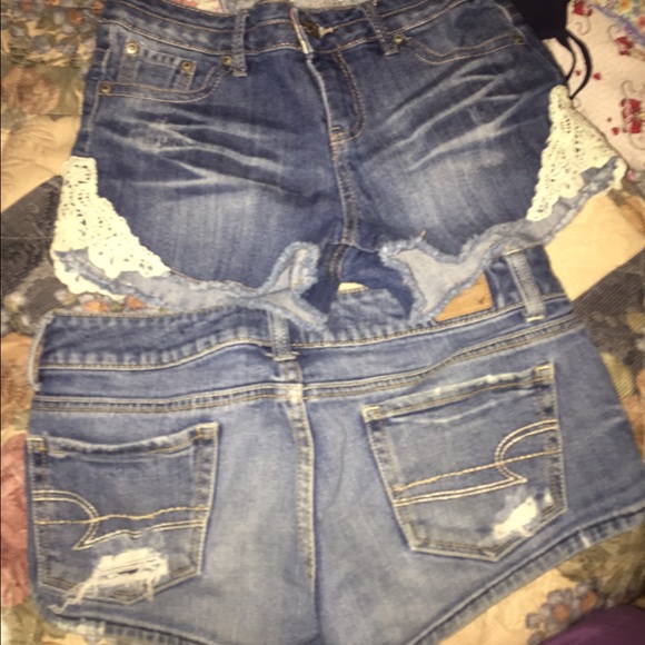 SHORTS - Picture 2 of 3