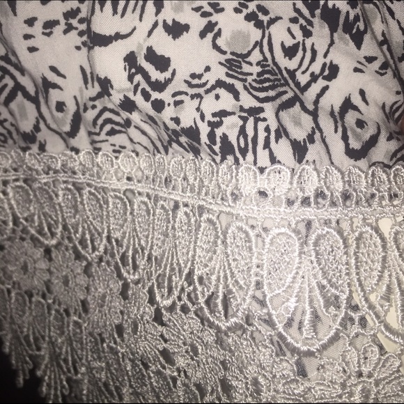 LF black and white patterned lace tank - Picture 3 of 4