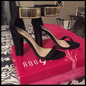 Thick heel black Stiletto w/ gold ankle