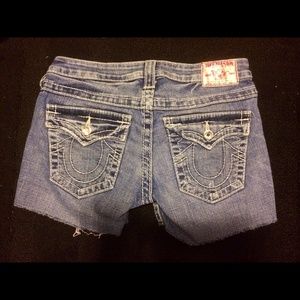 AUTHENTIC TRUE RELIGION SHORTS SIZE 27 NEVER WORN