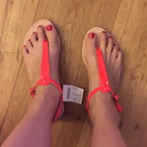 J.CREW CREWCUTS T-STRAP SANDALS - Picture 4 of 4