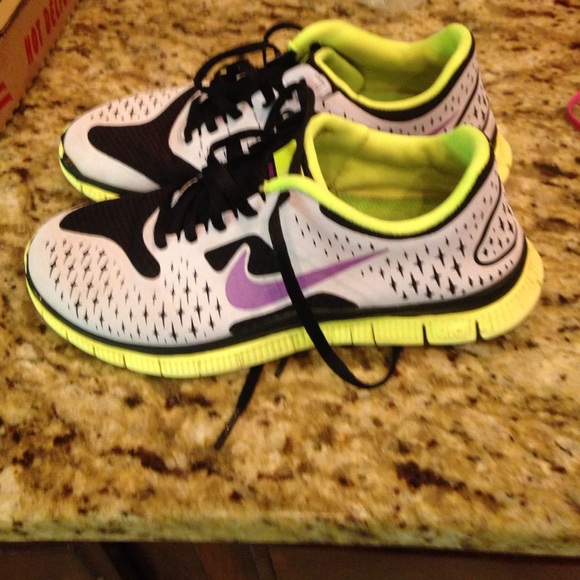 Womens Nike free 4.0