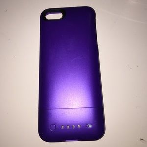 Charging iPhone 5s case