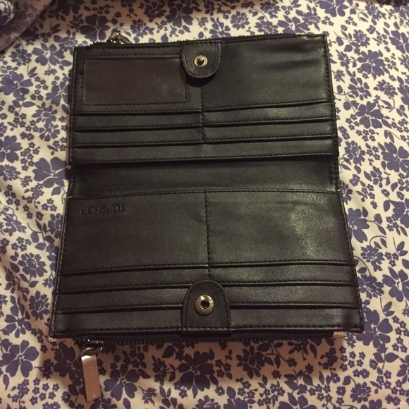 ❤️ SOLD ❤️ TOPSHOP Silver Wallet - Picture 2 of 3