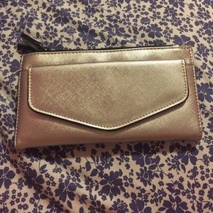 ❤️ SOLD ❤️ TOPSHOP Silver Wallet