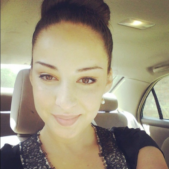 Meet the seller! Hello darlings !!! 😍❤️❤️🌸😉 - Picture 2 of 4