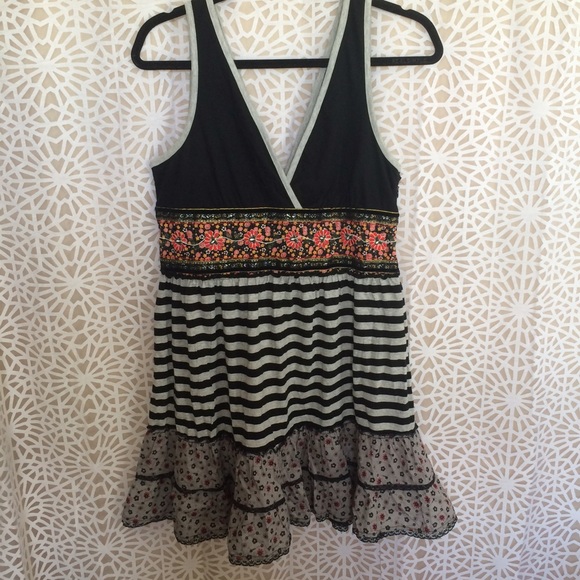 SOLD Forever 21 Dress Medium Floral Black M