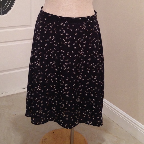 Daniel Rainn Dresses & Skirts - NWOT! Pretty midi dove skirt!