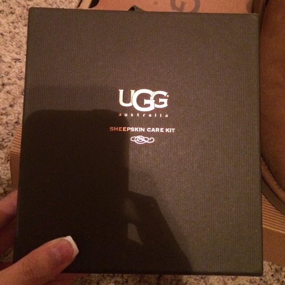 Ugg Classic Tall, Size: 9 - Picture 2 of 4