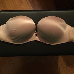 Strapless bombshell push-up bra