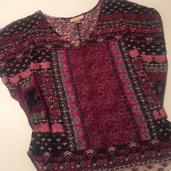 Tops - 🎀NEW🎀 Floral top
