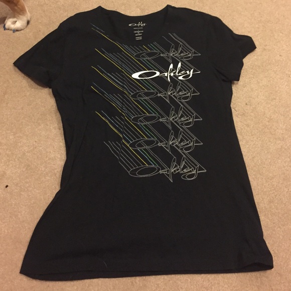 Black Oakley top