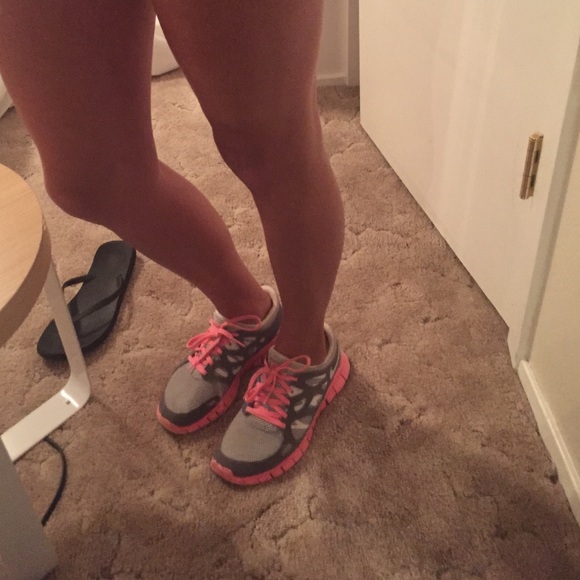 Nike tennis shoes