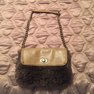 Faux fur tan Express handbag and chain 🐻