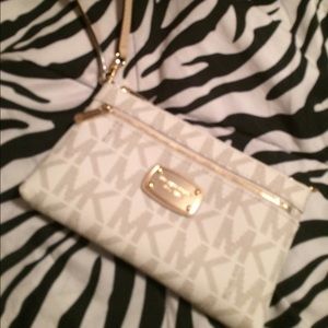 Michael Kors wristlet