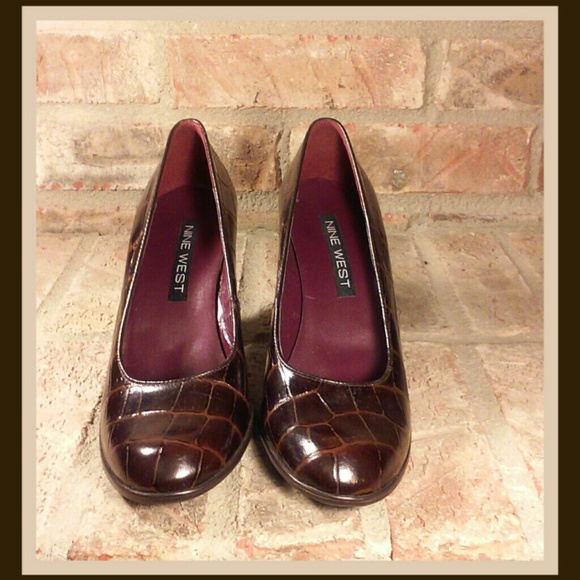 Nine West Dark Brown/Black Croc Pattern Pumps - Picture 2 of 4