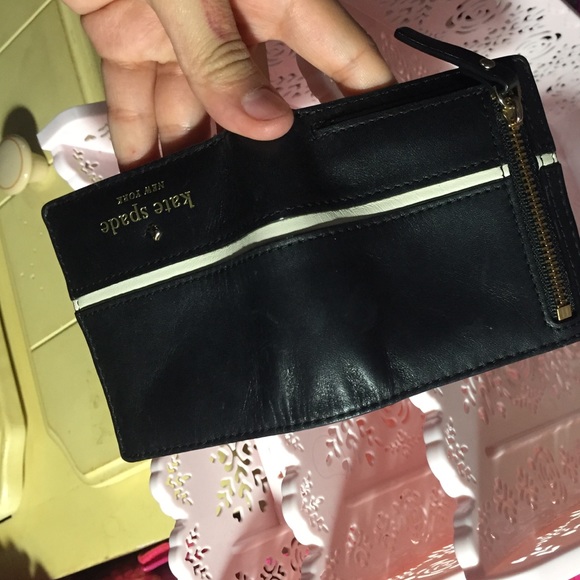 Kate Spade wallet - Picture 3 of 3