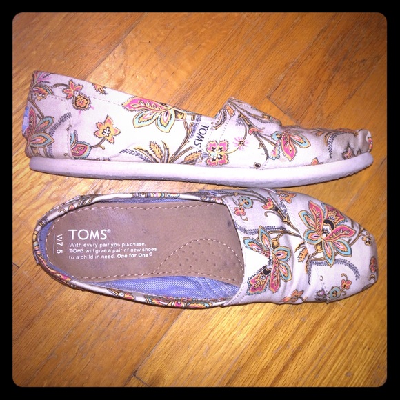 TOMS Shoes - Flower patterned TOMS