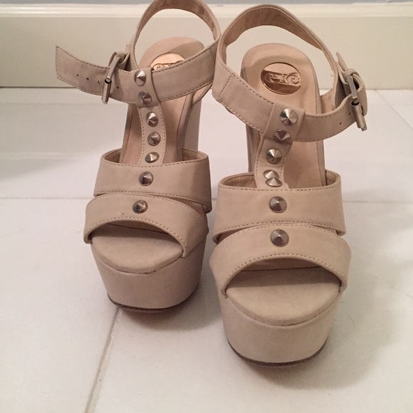 beige wedges - Picture 3 of 3