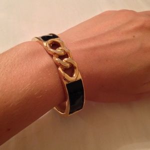 🎉🎉HP🎉🎉Express Black and Gold Hinge Bracelet