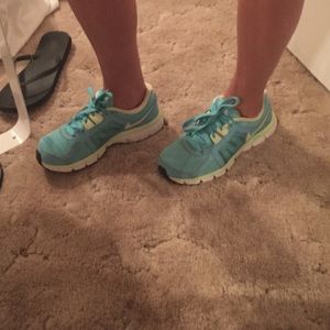 Nike dual fusion tennis shoes