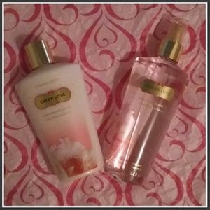 VS Sheer Love Body Lotion & Fragrance Mist Set