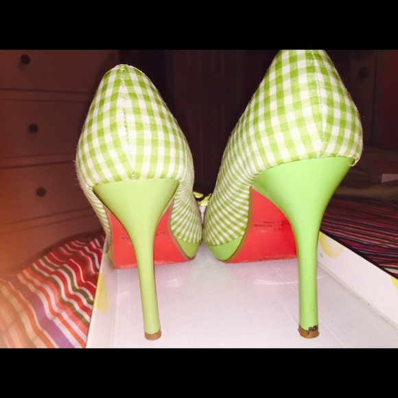 Heels - Picture 3 of 3