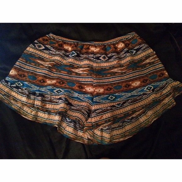 💕tribal print shorts💕