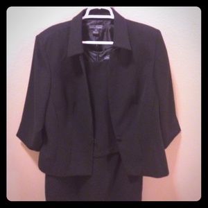Jessica Howard plus size black dress and jacket