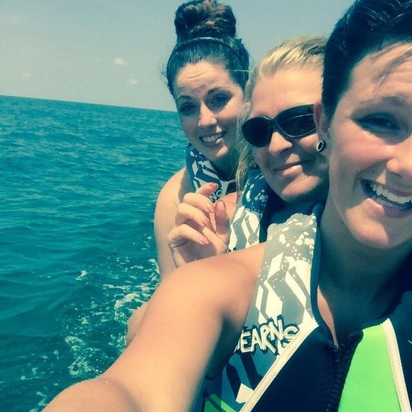 Meet your posher! - Picture 6 of 6