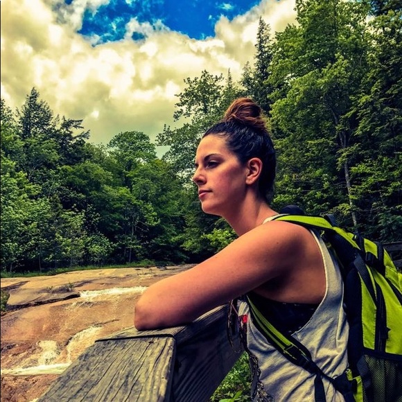 Meet your posher! - Picture 2 of 6