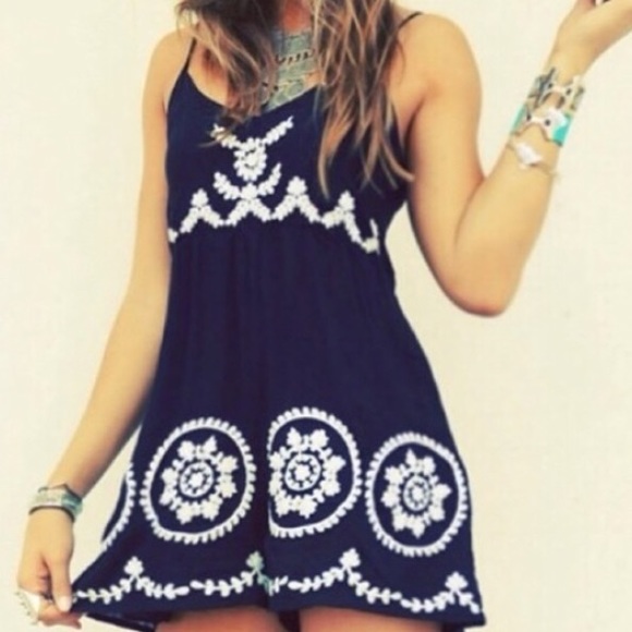 ❌SOLD❌NWT LF black embroidered romper