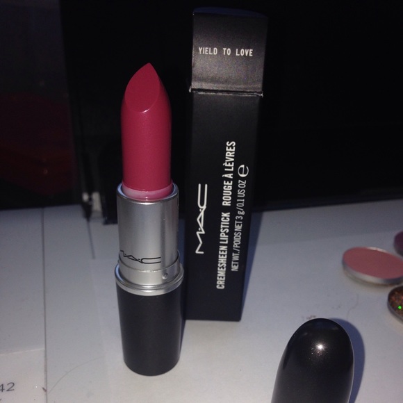 Mac limited edition online exclusive lipstick
