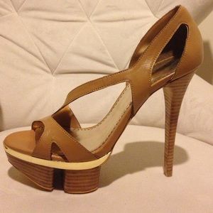 NWOT Bebe tan leather platforms with gold trim