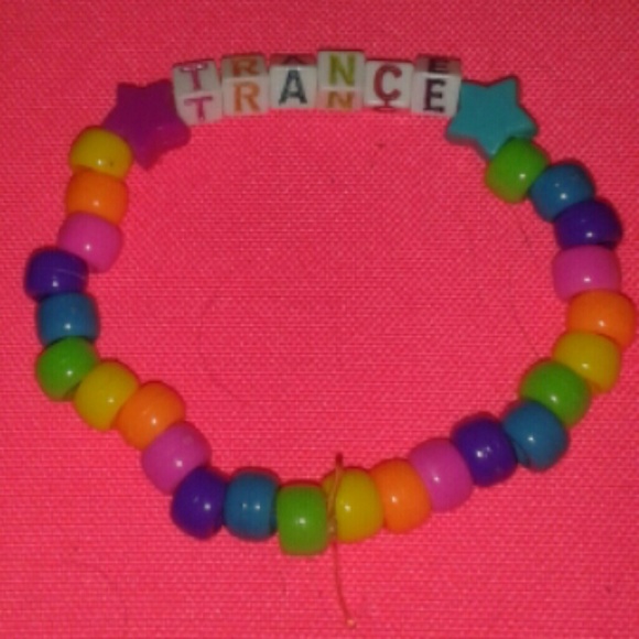 Cuff +4 single kandi bracelets - Picture 4 of 4