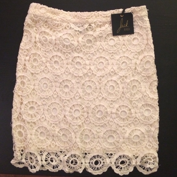 Woven mini skirt