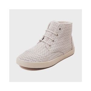 Lace tom booties 🌻