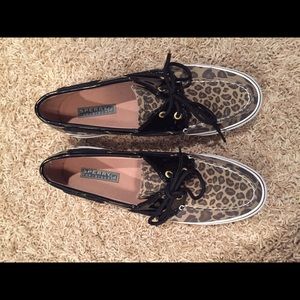 Leopard print sperrys
