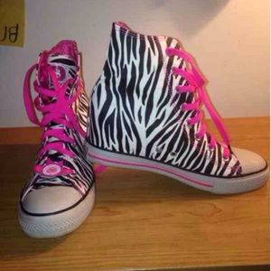 Woman's Wedge Sneaker