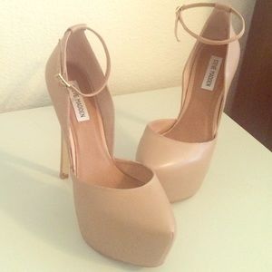 Steve Madden leather pumps