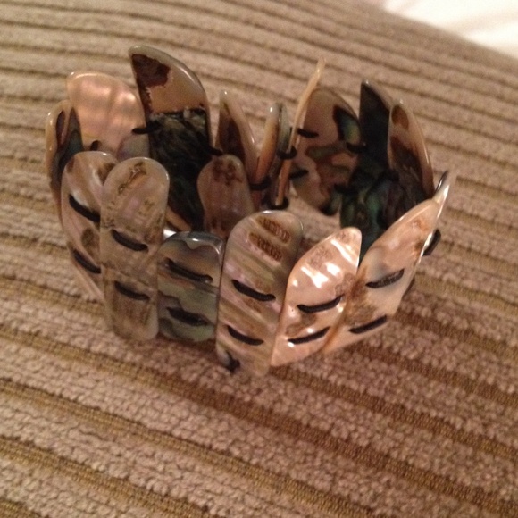 Shell bracelet - Picture 2 of 3