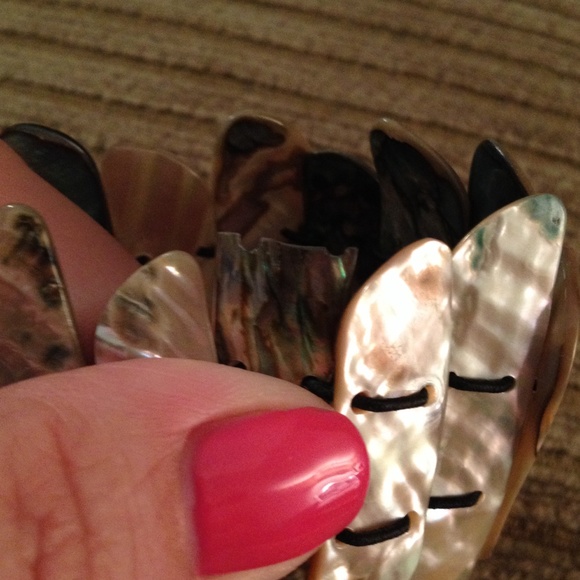 Shell bracelet - Picture 3 of 3