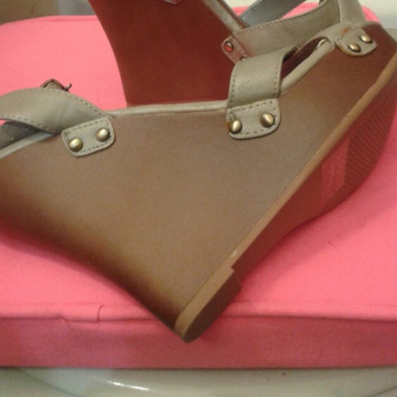 Grey summer wedges - Picture 2 of 3