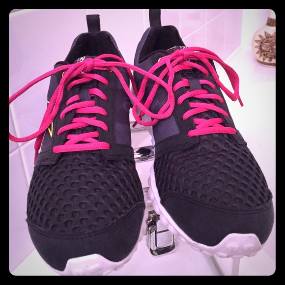 Price drop 🔥NEW Reebok Real Flex 🔥