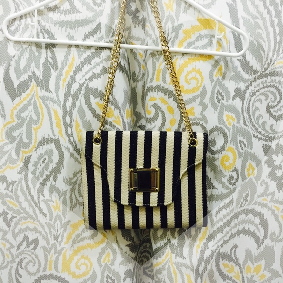 Purse - Picture 1 of 4