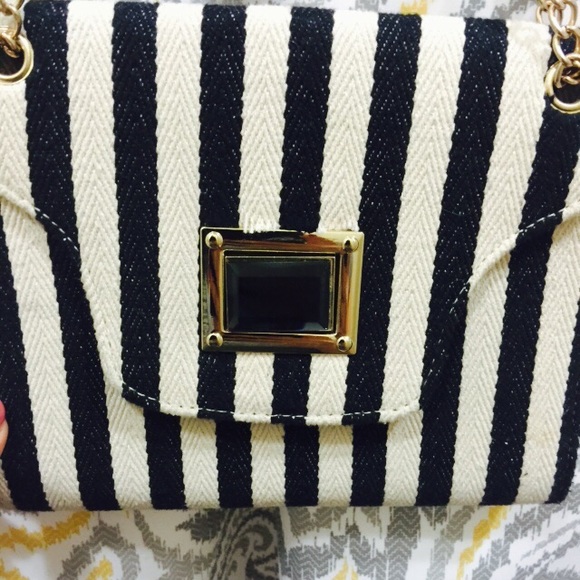 Purse - Picture 3 of 4