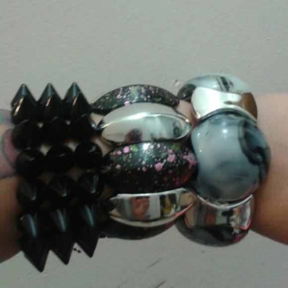 BUNDLE! BUNDLE! BUNDLE! - Picture 2 of 2