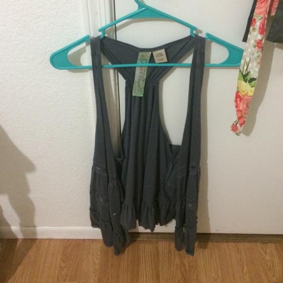 Top - Picture 2 of 3